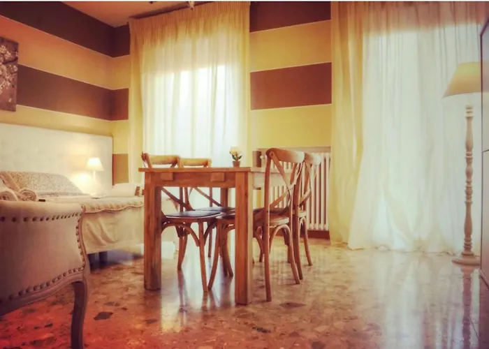 La Casetta Di Lina Rooms And Apartments
